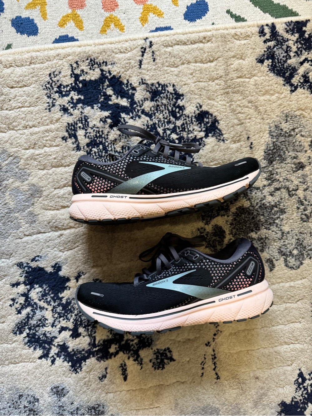 Brooks Women's Black Running Shoes with Light Pink Soles and Teal Accents